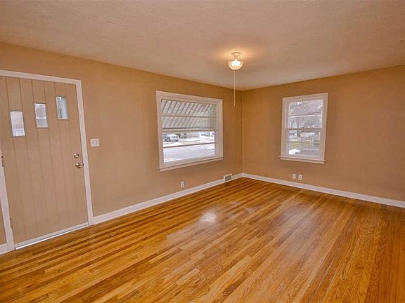 5th image of 2811 Summerdale Ave