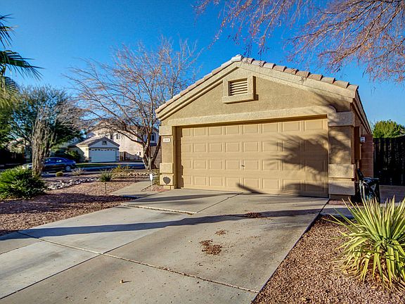 3rd image of 1844 E Palomino Dr