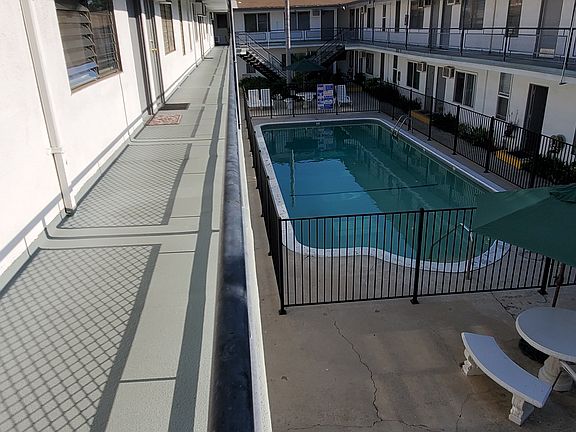 3rd image of 11840 Riverside Dr APT 9