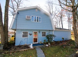 66 Hopatchung Rd, Ave, NJ 07843