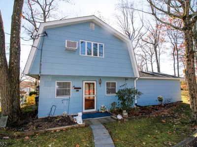 66 Hopatchung Rd, Ave, NJ, 07843