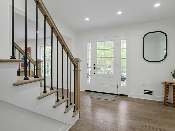 5431 Arlington Avenue HOUSE image 3 of 30