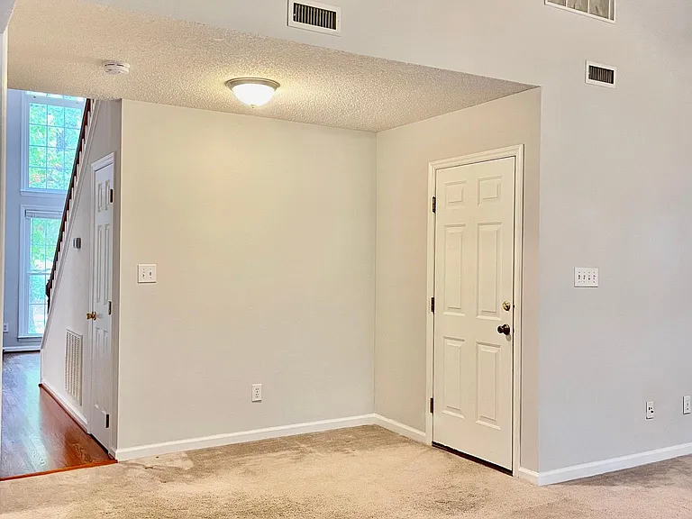 325 Catlin Rd — Photo 12