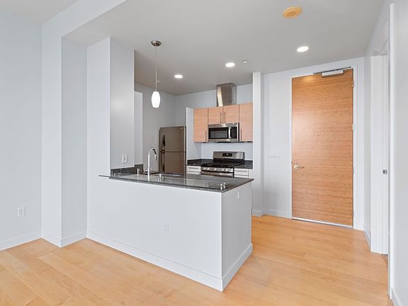 3rd image of 300 Berry St Unit 1608