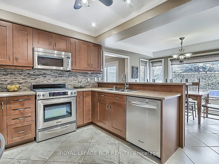 617 Brooker Rdg — Photo 8