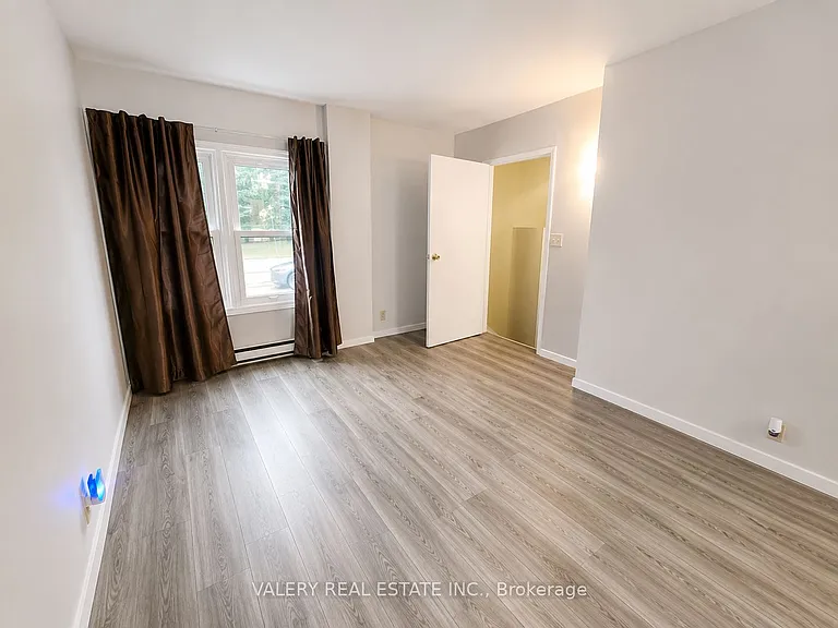 1099 Henry Ford Centre Dr — Photo 12