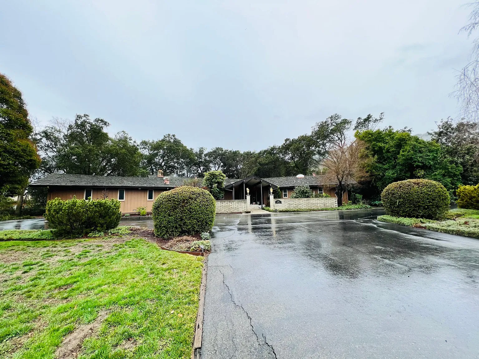 4 bed, 2860 sqft, $6,450 — Photo 1