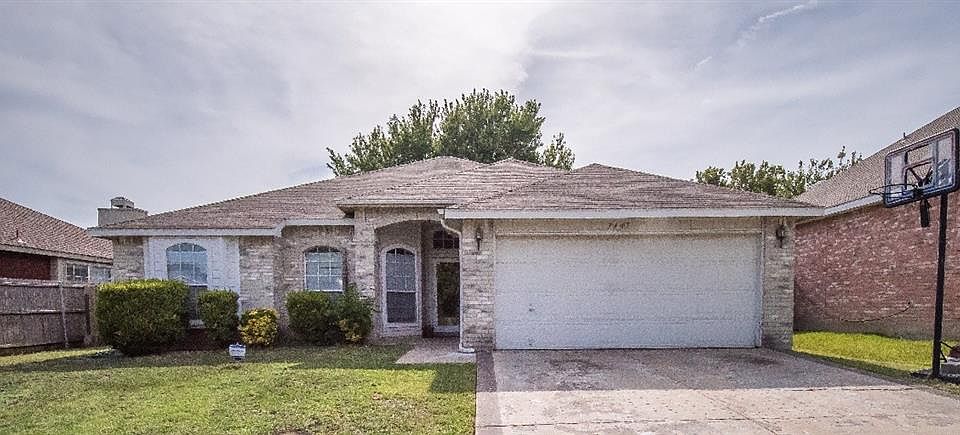 1st image of 3447 Tipperary Dr