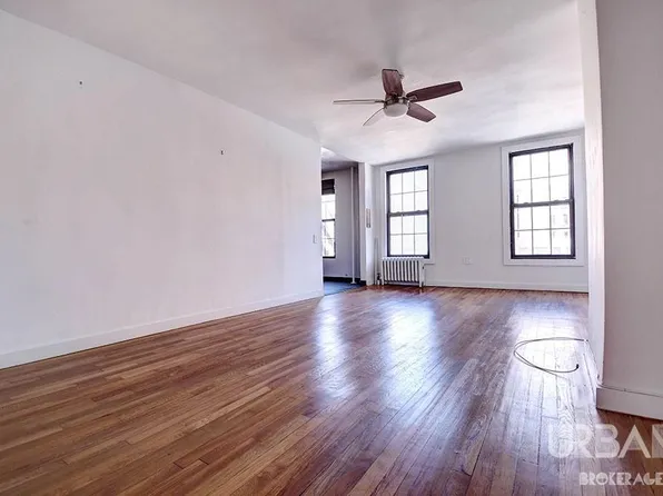 300 Bleecker Street image 1 of 7