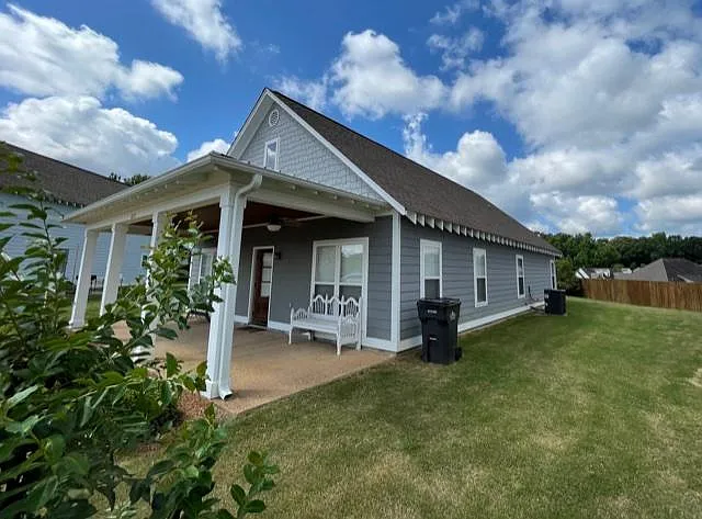 Building Photo - 1317 Ashleys Dr