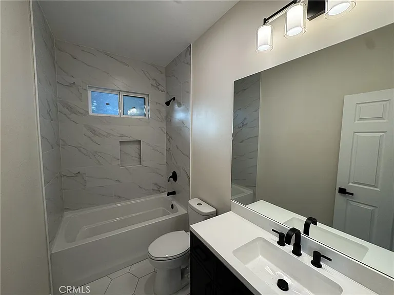 17522 1/2 Tribune St — Photo 4