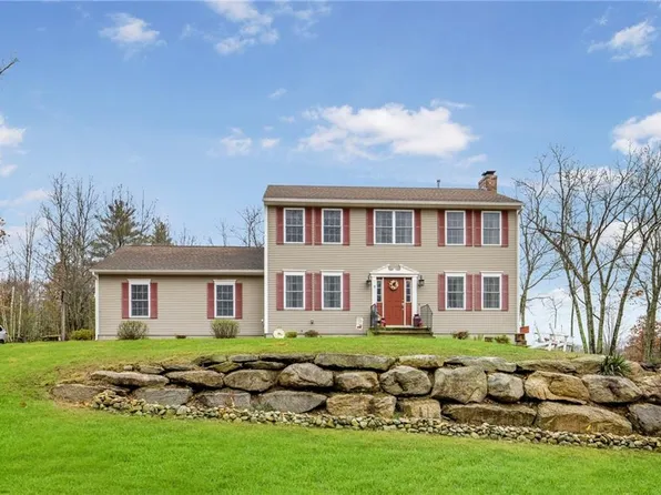 9 Azalea Ct, Scituate, RI 02825