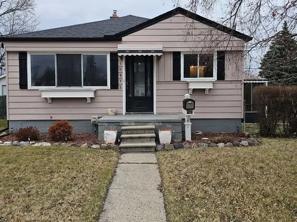 18975 Martin Rd, Roseville, MI 48066