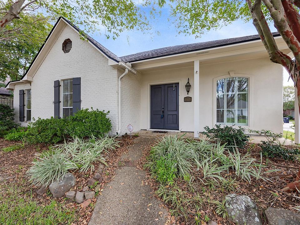 1st image of 5029 Summa Ct