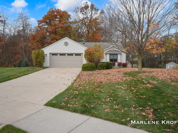 1663 Barnsley Ct SE, Lowell, MI 49331