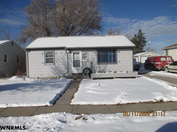 1110 Avenue E, Scottsbluff, NE 69361