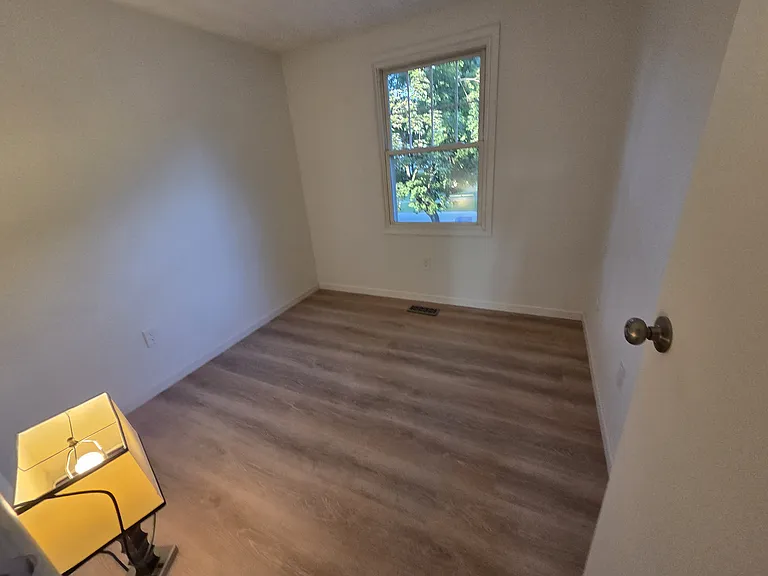 735 Southbriar Rd — Photo 11