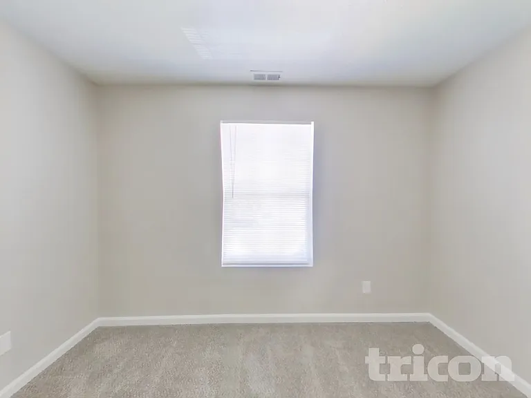 2337 Middle View Dr — Photo 11