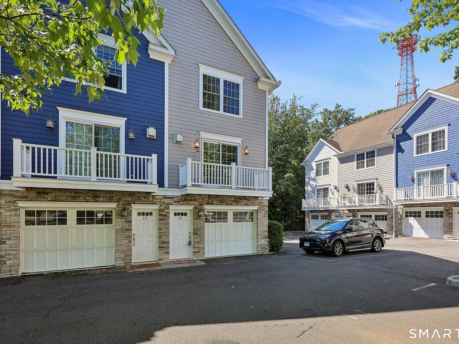 2 bed, 4.0 bath, 1710 sqft, $4,000 — Photo 2