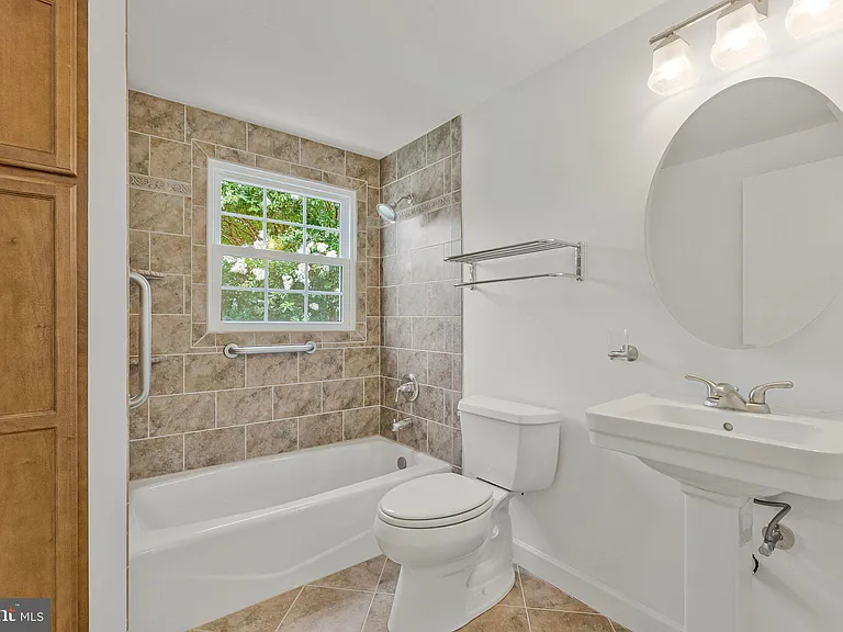 12805 Melvue Ct — Photo 20