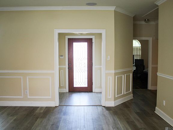 2nd image of 15430 Woodlore Dr