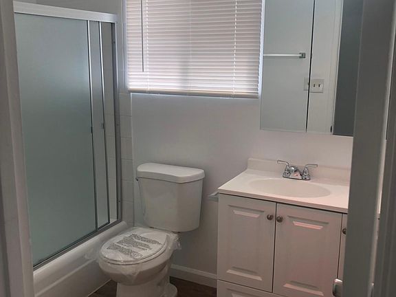 5th image of 1158 W 22nd St #1
