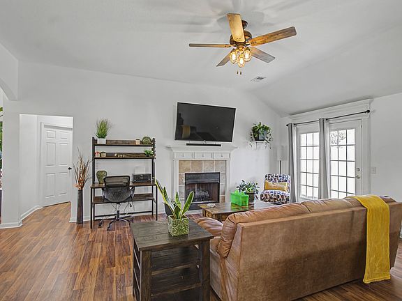 5th image of 146 Auburn Cir