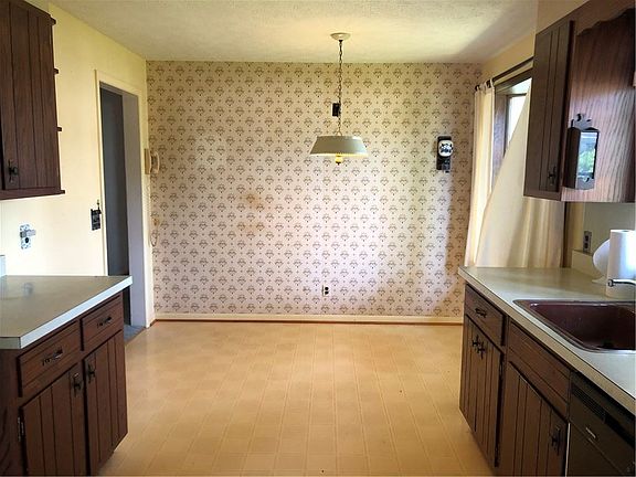 4th image of 223 Dellwood Rd