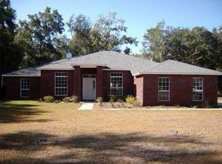 823 Waterview Cove Dr, Freeport, FL 32439