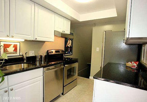 4th image of 3079 S Abingdon St
