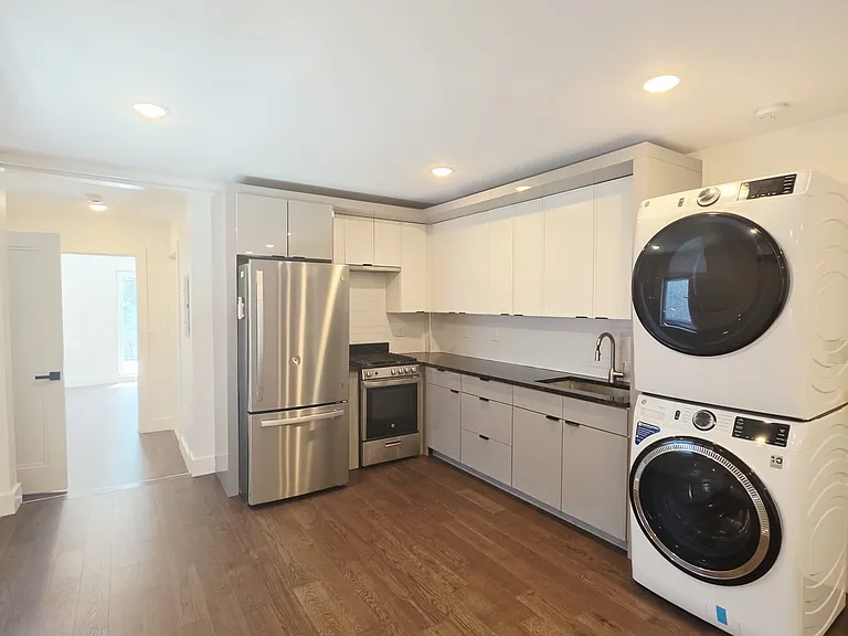 195 Bay St #1A — Photo 2