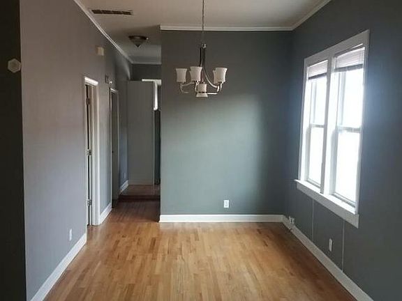 4th image of 1635 N Artesian Ave #2