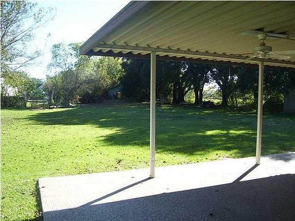 3rd image of 2506 Louisiana Dr