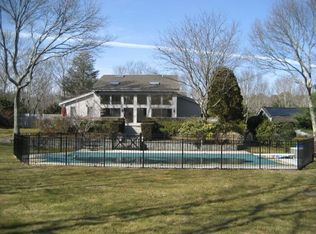 93 Tanager Ln, Water Mill, NY 11976