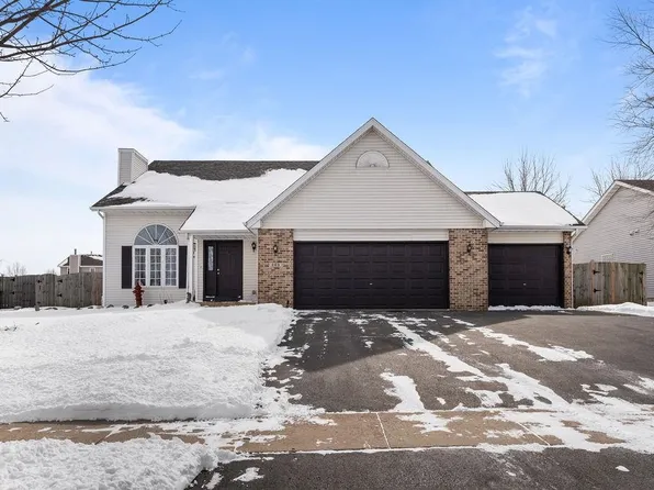 263 Oak St, Poplar Grove, IL 61065