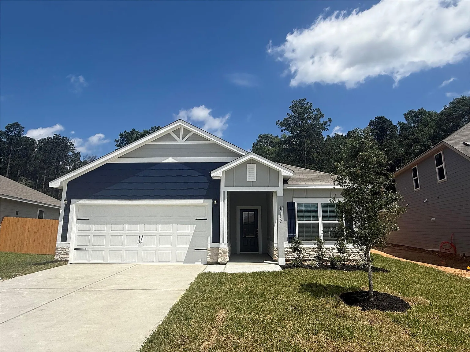 3 bed, 2.0 bath, 1316 sqft, $2,155 — Photo 1