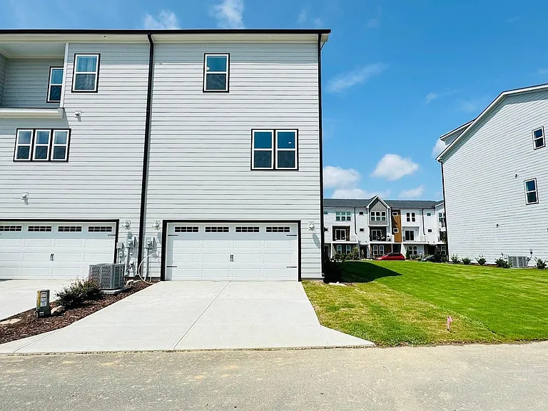 2116 Big Falls Dr — Photo 3