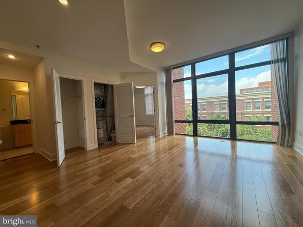 520 John Carlyle St Unit 310, Alexandria, VA 22314