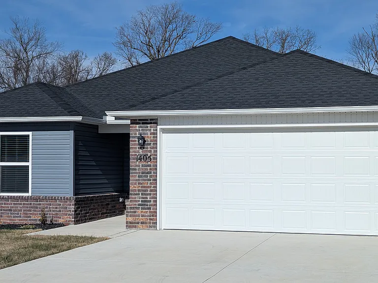 1405 E Latium St — Photo 20