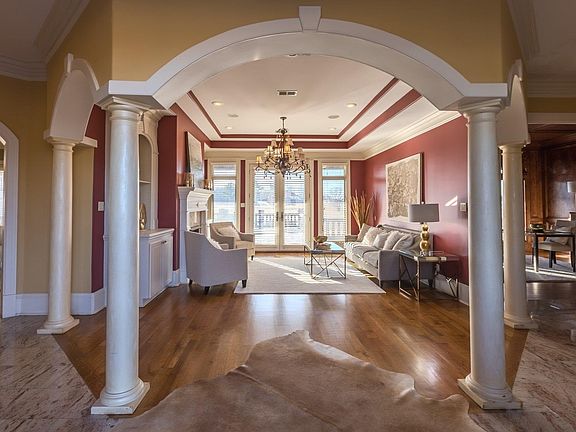 4th image of 2535 Preakness Dr