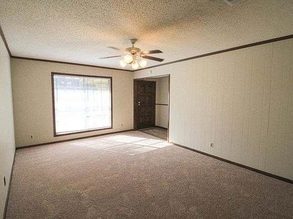 3rd image of 304A Westwood Dr