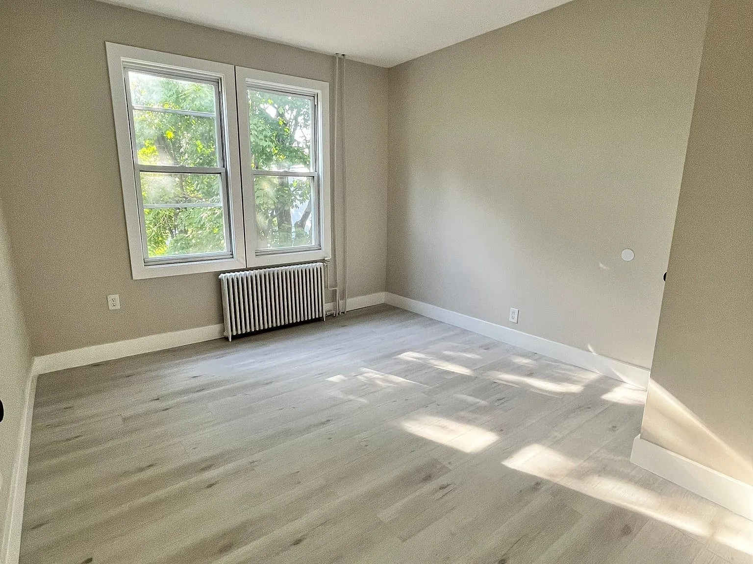 3 bed, 1000 sqft, $2,450 — Photo 4