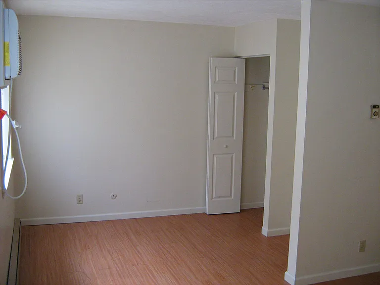 91 Merriman Rd — Photo 2