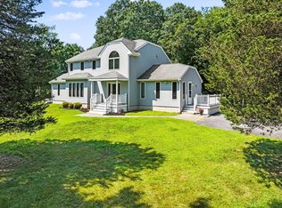 11 Walnut St, Assonet, MA 02702
