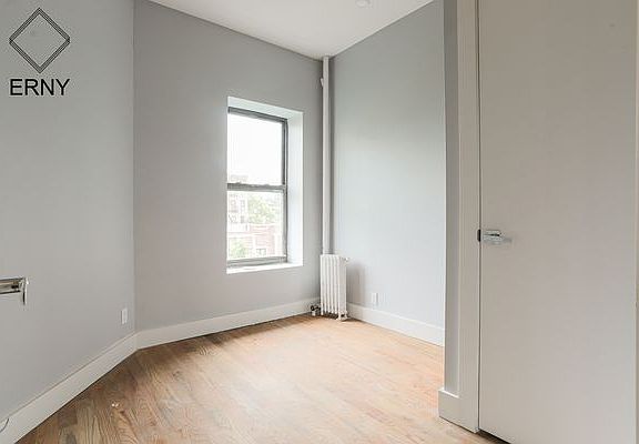 4th image of 92 Pulaski St #4C
