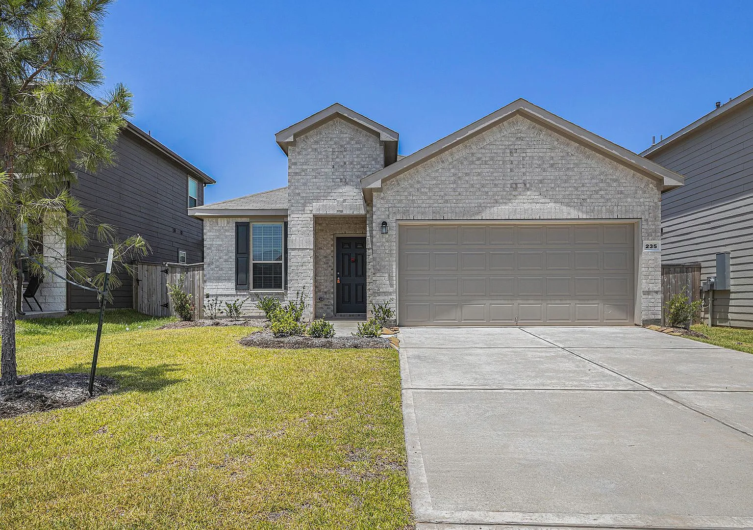 4 Bedroom - 2 Bath One Story in Willis TX - The Pines at Seven Coves — Photo 2
