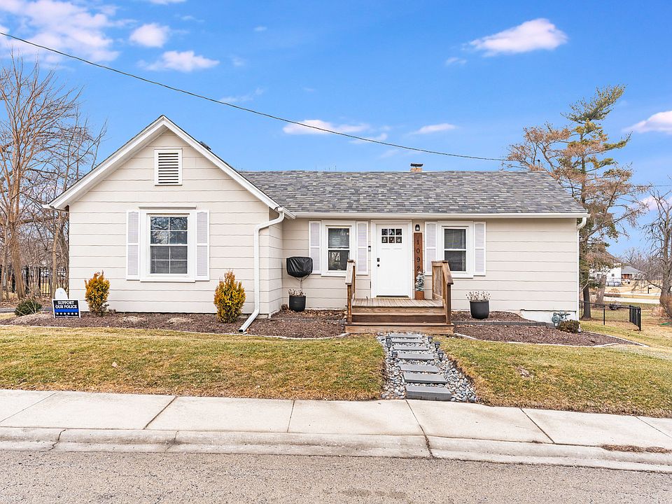 1st image of 10928 3rd St