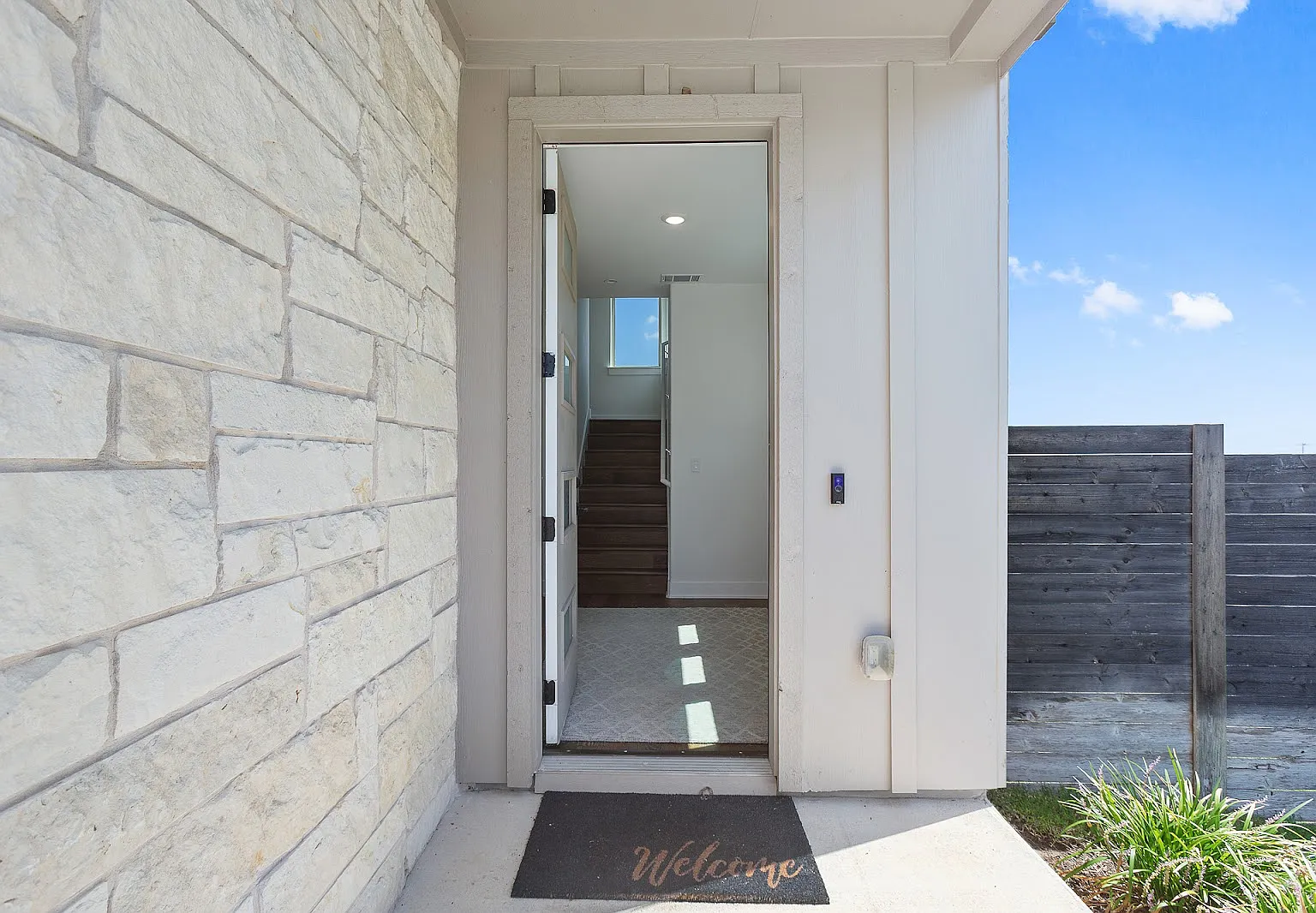 5315 La Crosse Avenue #16 - 16 — Photo 4