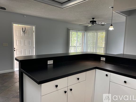 4th image of 1850 Fairview Villas Dr APT 3