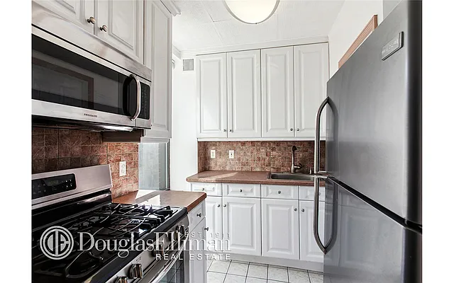 Rented by Douglas Elliman | media 9